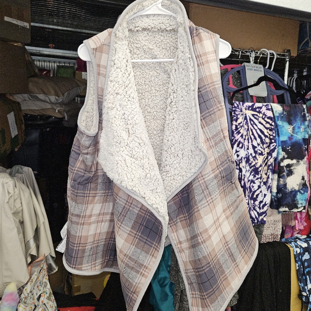Plaid Sherpa-Lined Women's Vest - Large